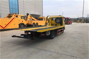 西陵非事故拖车